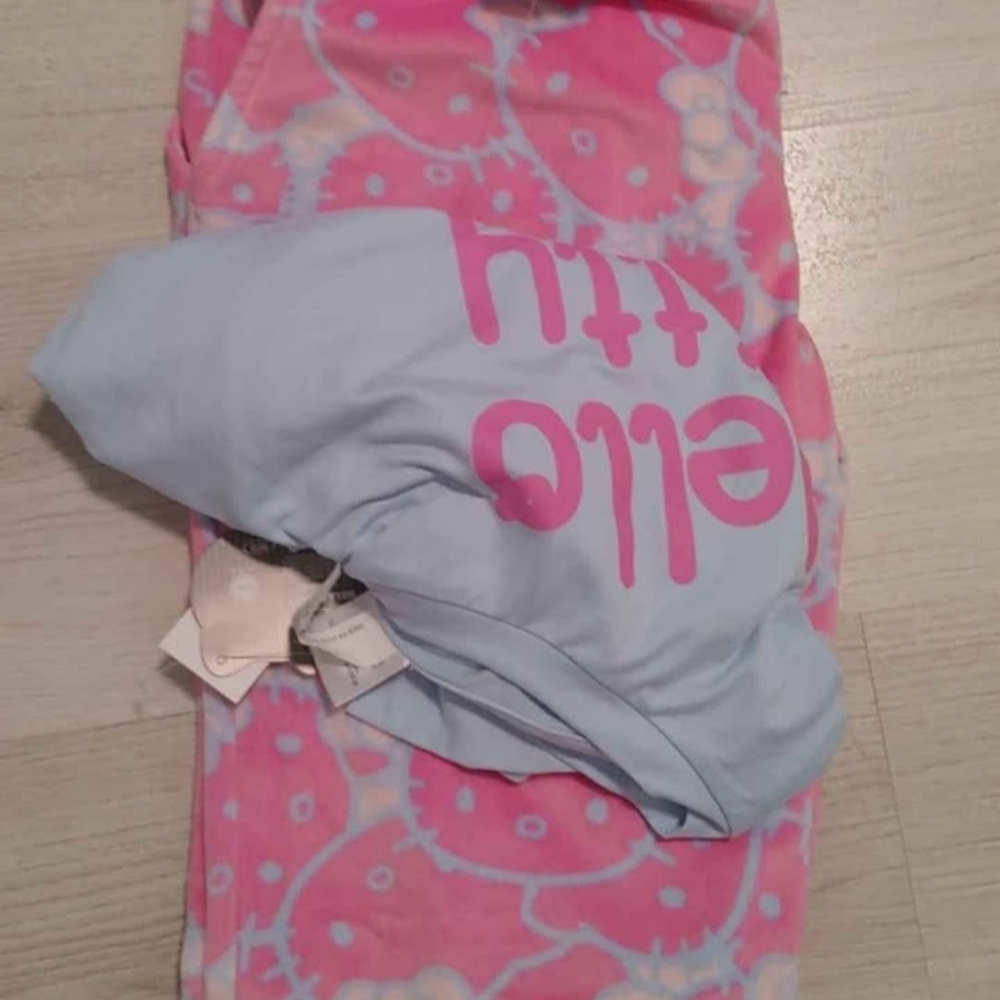 Hello Kitty Pajamas - Picture 2 of 3
